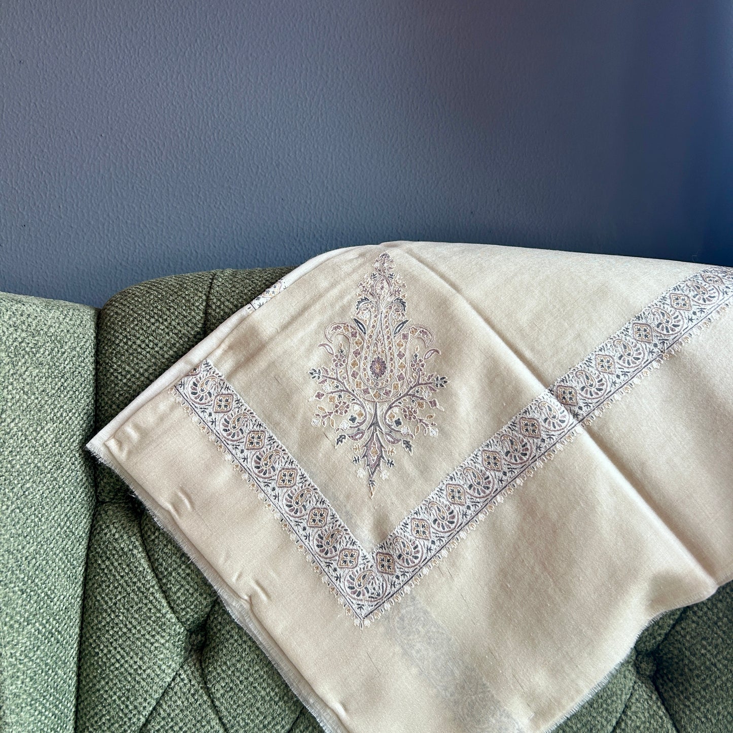 Beige & White Pastel Turma