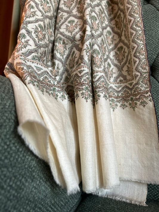 Antique White Fine Silk Jamawar on Pashmina