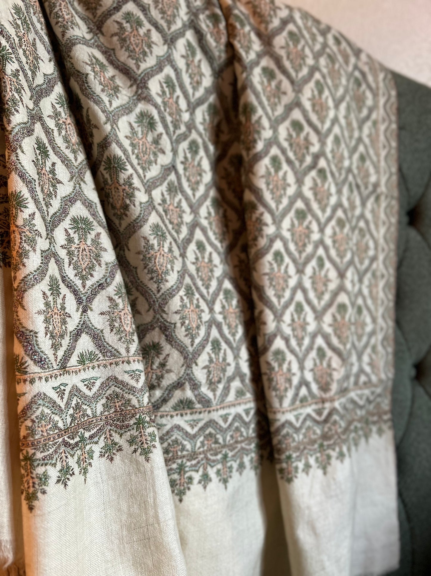 Antique White Fine Silk Jamawar on Pashmina